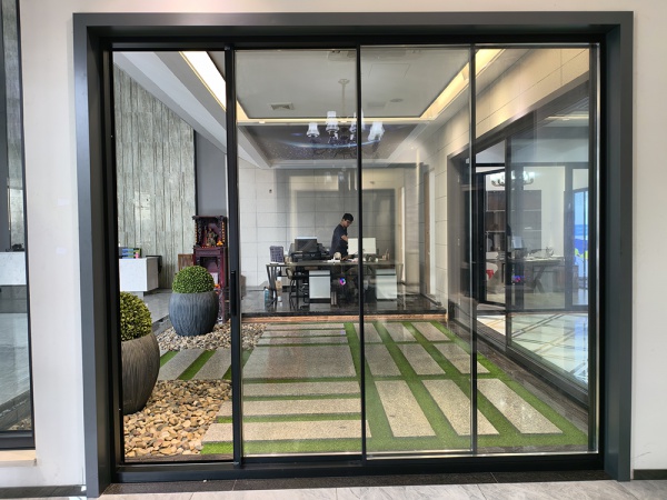 125 series sliding door